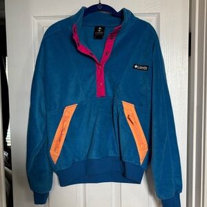 Columbia blue Fleece with Vibrant Accents Cropped fleece pull over